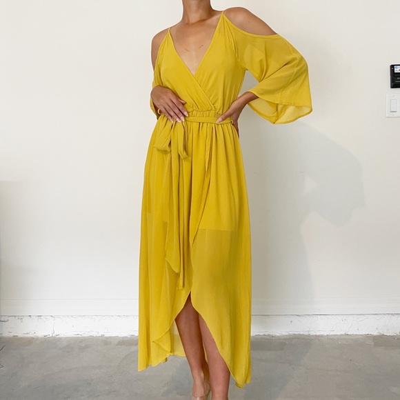 Mustard yellow ruffle shoulderless maxi dress - Picture 2 of 7